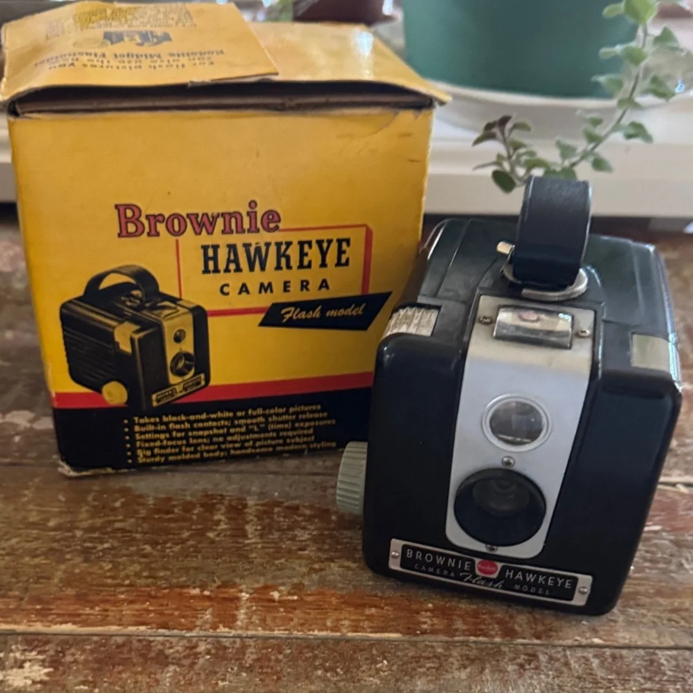 Vintage 1950’s Kodak Brownie Hawkeye Camera
